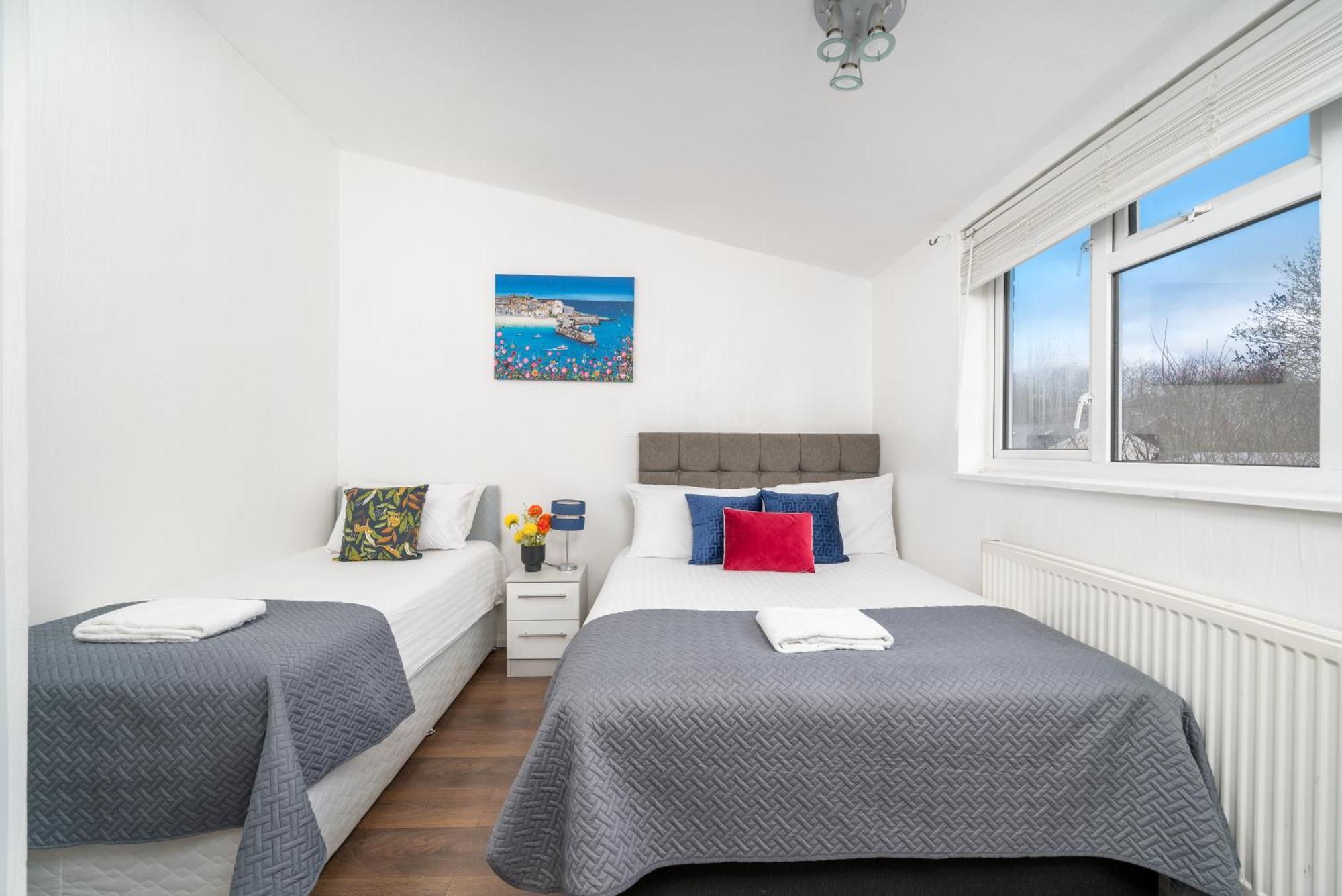 Skyvillion-Stevenage Amazing 3Bed House, Garden, Free Off Street Parking For 2 Cars, Wifi Apartman Kültér fotó